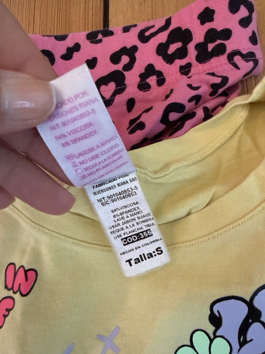 Lotti & Set di vestiti: Kurze Hose und Shirt  – Usato da Solothurn venduto da var002 2
