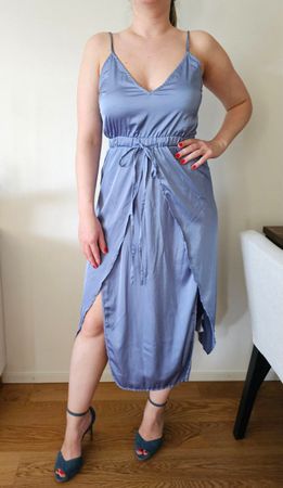 Satin-Midikleid (Grösse 36)