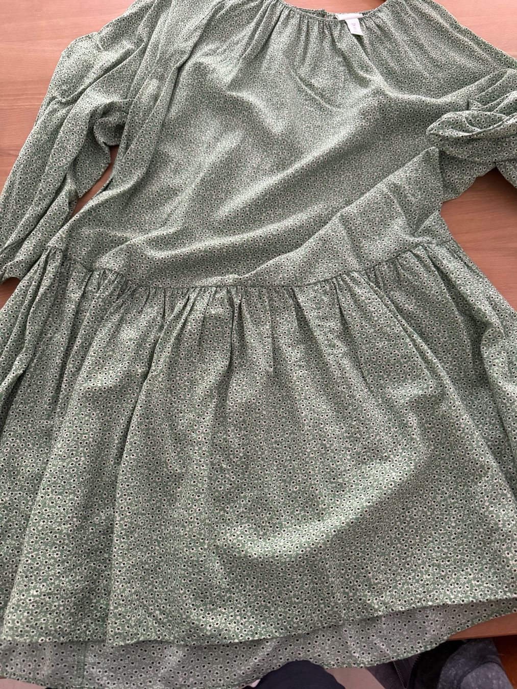 H&M Kleider: Robe longue à manches longues – Gebraucht aus Sion von Mazarine_ 2