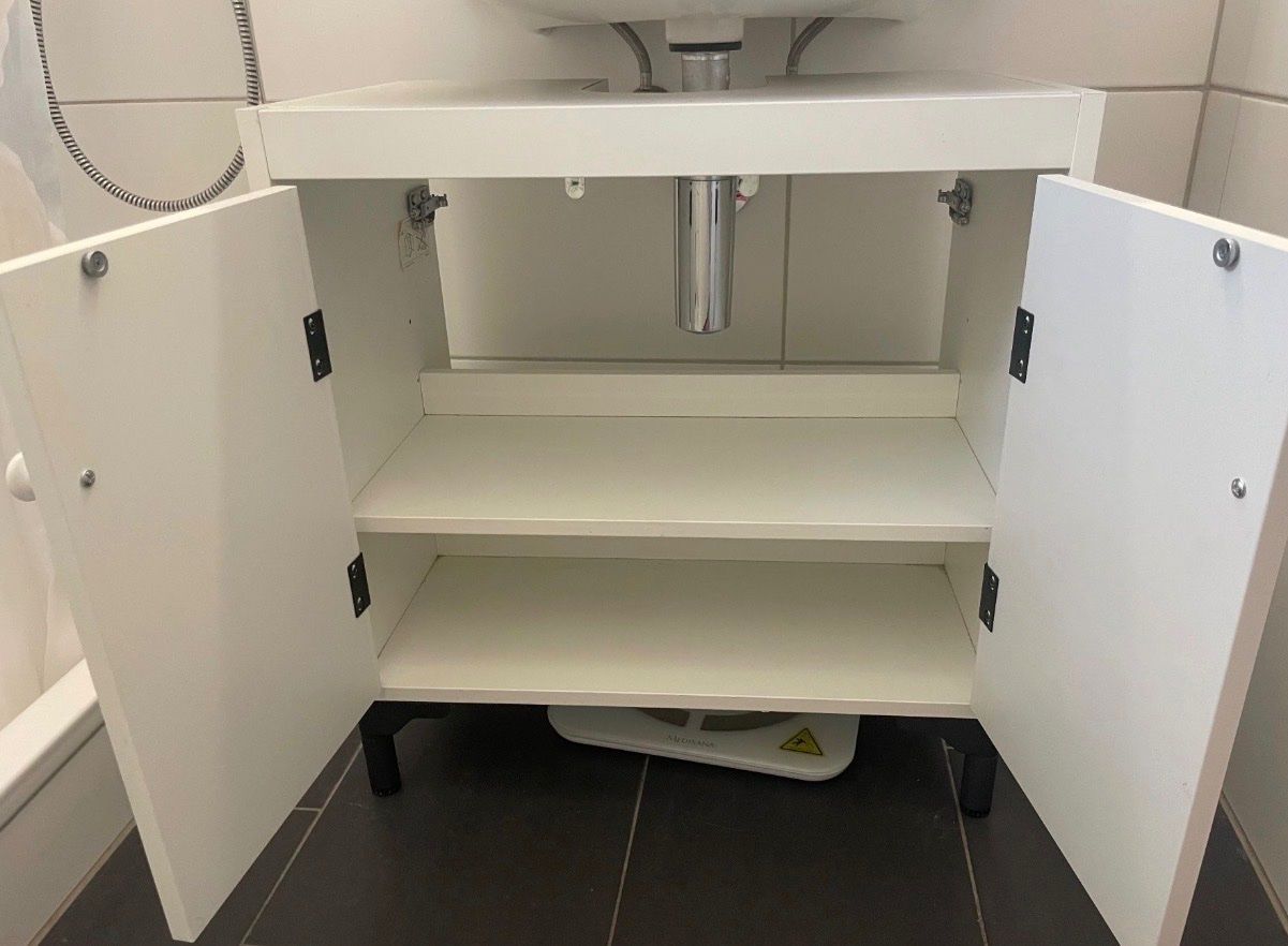Ikea Badezimmermöbel: Under wash-basin cabinet – Gebraucht aus Zürich von Die_Lily 1