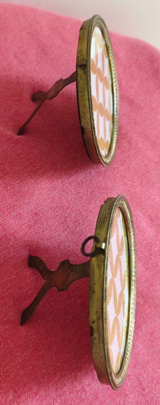 Cornici: 2 antike runde Stand - Bilderrahmen aus Messing und Glas – Usato da Zürich venduto da Tanteemma369 4