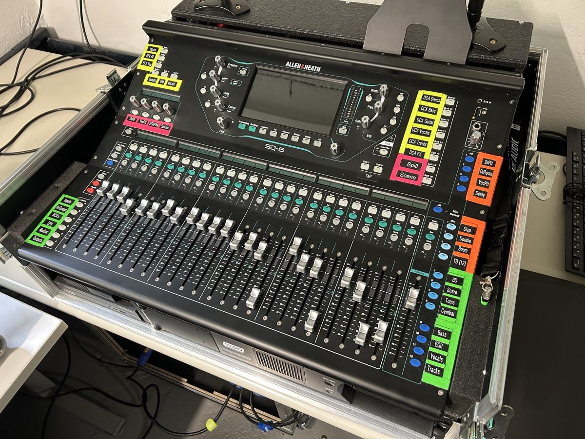 Allen & Heath Console di mixaggio: Allen & Heath SQ6 mit Case und Waves Karte – Usato da Bettlach venduto da Utbf