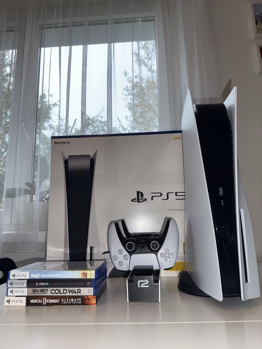 Sony Konsolen: Sony PlayStation 5 white console, disc edition. – Gebraucht aus Bülach von VM8392X