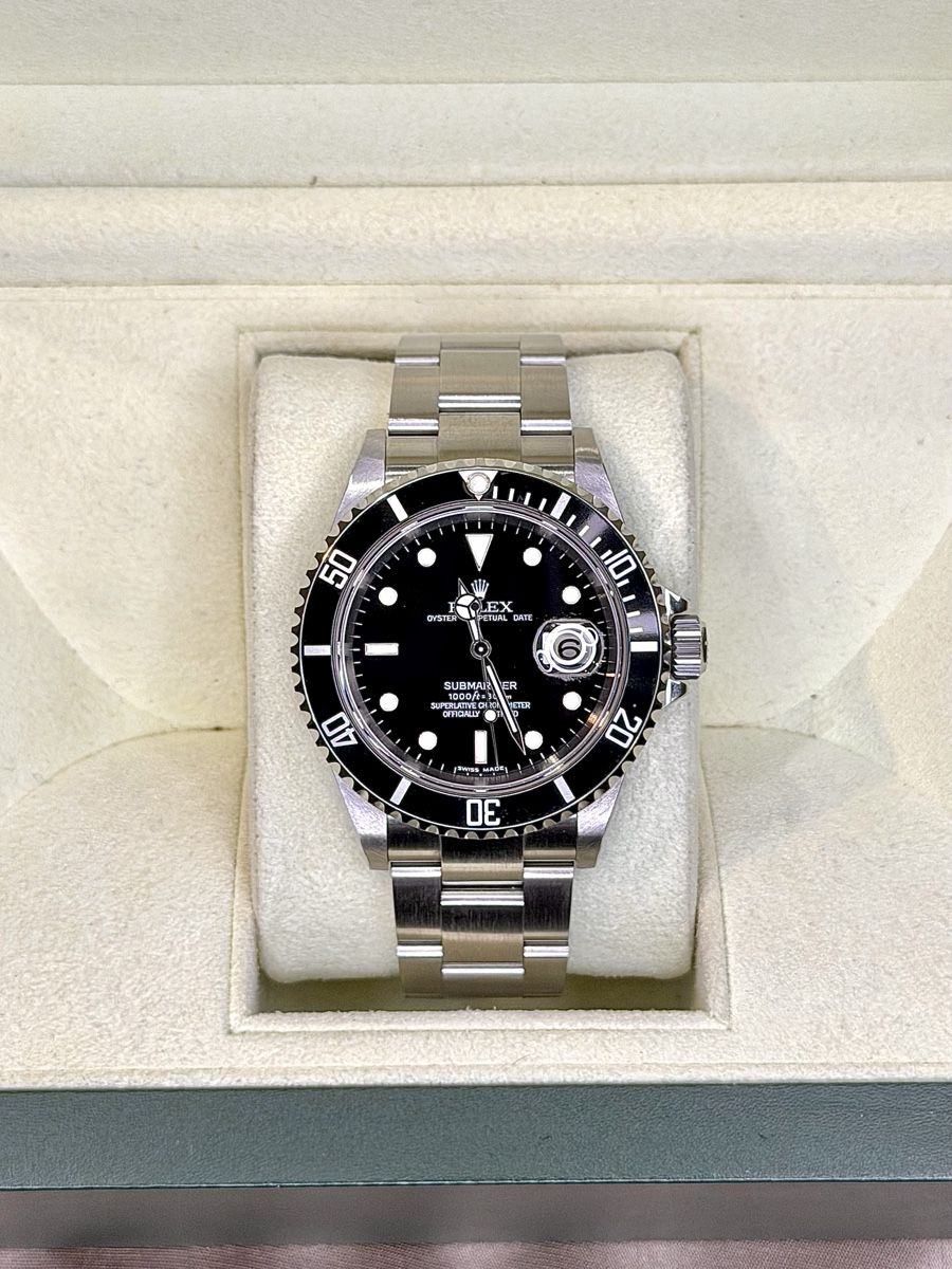 Rolex Orologi: Rolex Submariner date / Full Set / Unpolished – Nuovo (secondo la descrizione) da Nyon venduto da Lunas_Watches