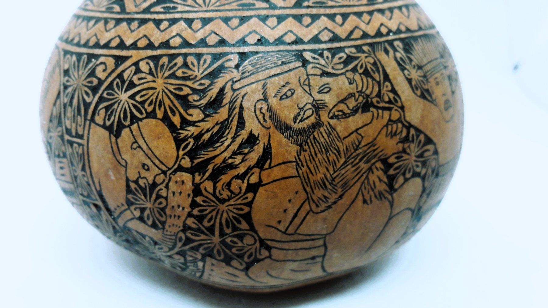 Alle Dekorationen: calebasse gravée Pérou Andes Inca + poupée folklo Peru – Gebraucht aus Tavannes von Brocashop 7