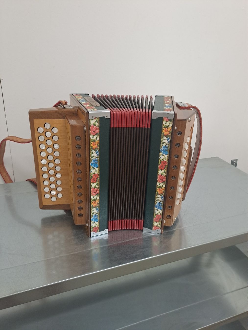 Strumenti musicali: schwyzerorgeli ton A – Usato da Villeneuve venduto da BibiVintage 2