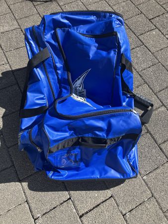 Sporttasche Wrath blau mit Rollen