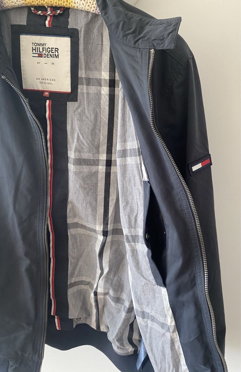 Tommy Hilfiger Jacken: Tommy Hilfiger Sommerjacke blau NY 85 Gr.M–Sehr guter Zustan – Gebraucht aus Jona von Flamingoo