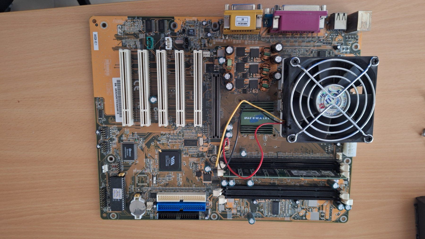 Mainboards: Shuttle AK32A Motherboard + AMD CPU + RAM – Gebraucht aus Obfelden von