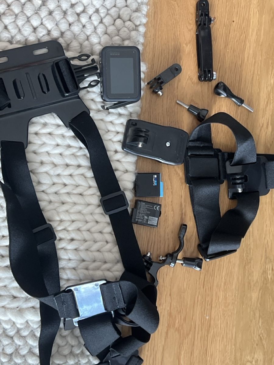 Gopro Action Cam: Gopro Hero 8 mit Zubehör  – Usato da Horgen venduto da chr_9h9v