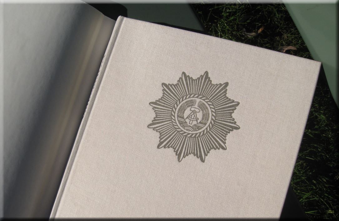 Libri: VOLKSPOLIZEI -- Zeit im Bild Dresden -- – Usato da Bern venduto da Ultimaa 1