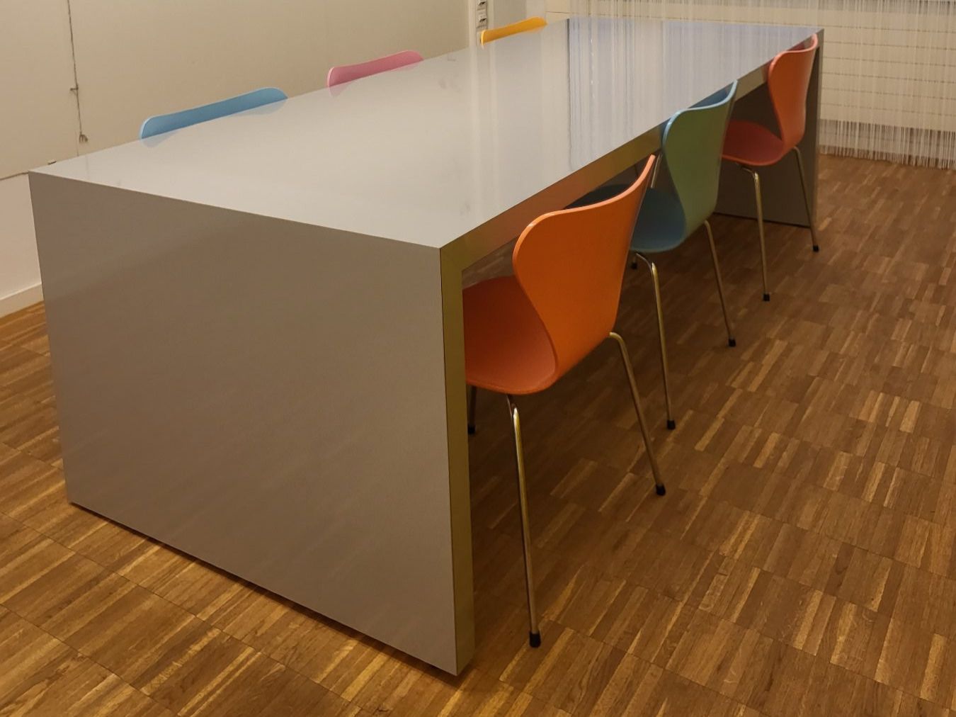 Tables: 1 Tisch massiv – D'occasion à Zürich par cas_9dsr