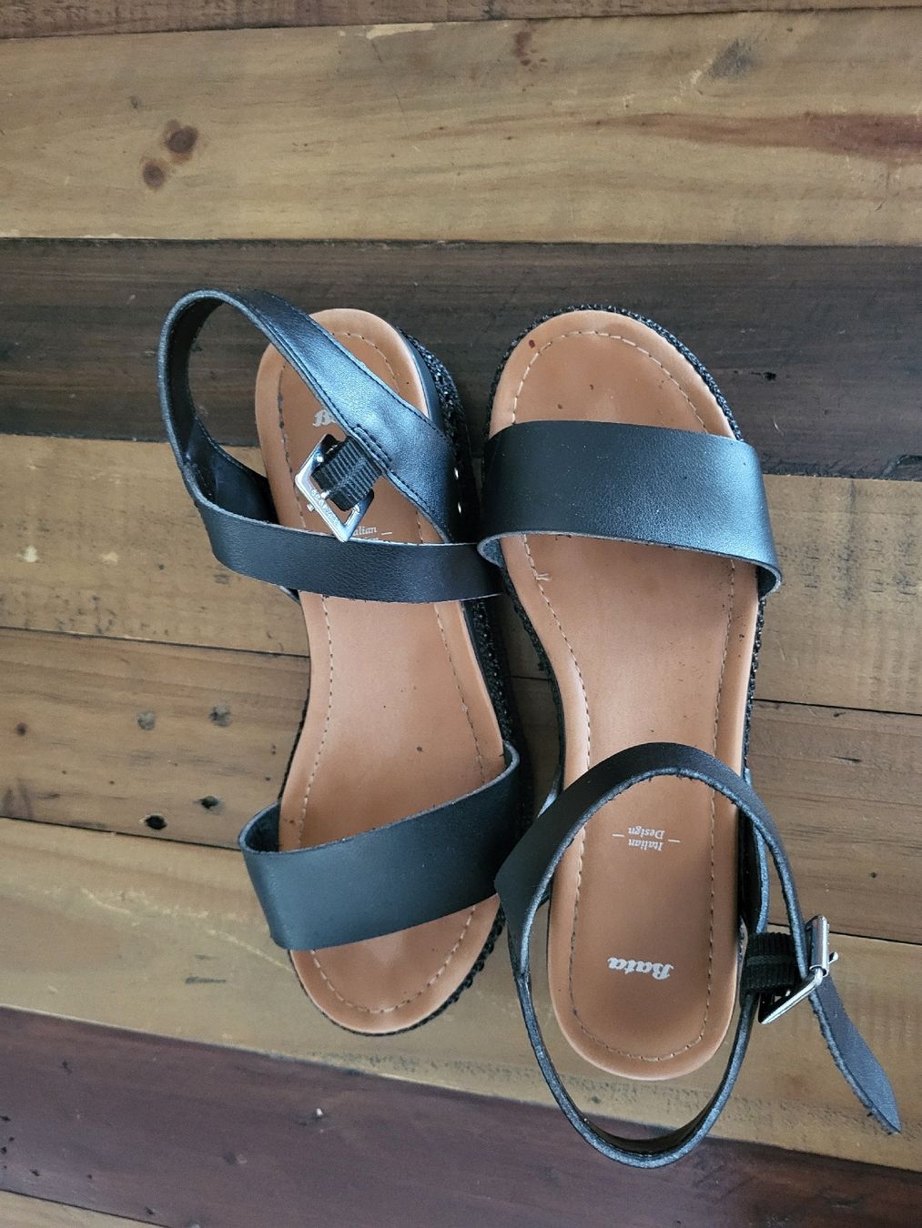 Damenschuhe: scandales noires Bata taille 40 – Gebraucht aus Ursy von Tchoupitchou 1