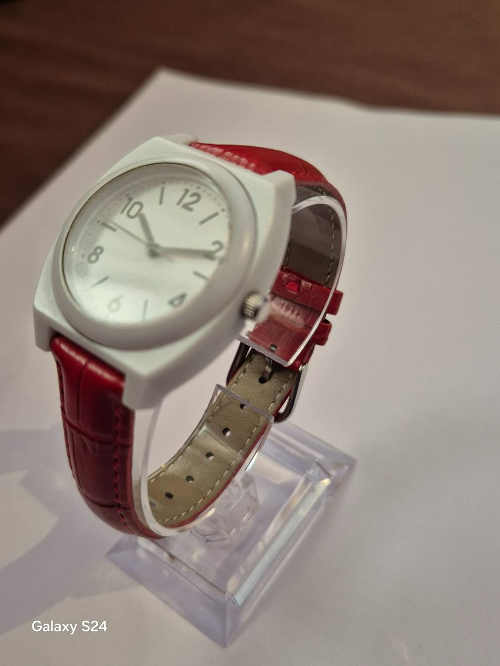 Orologi: Vintage-Uhr mit rotem Armband, einzigartiger Stil! – Usato da Losone venduto da bal_gfp6 3