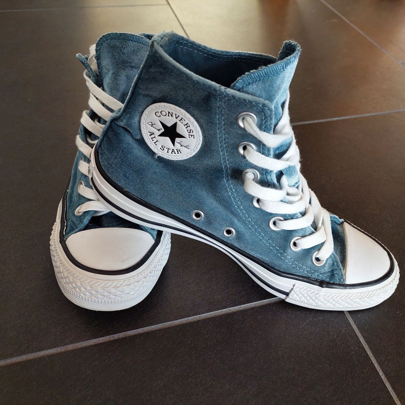 Converse Scarpe da donna: Neue Converse Chuck Taylor Velvet – Nuovo (secondo la descrizione) da Winterthur venduto da Madamme-Rex