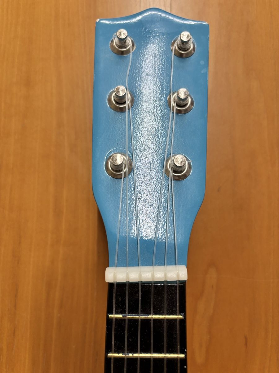 Instruments de musique: Ukulele / Gitarre Holz Hellblau Kinder | Gebraucht – D'occasion à Suhr par twt_gb7n 2