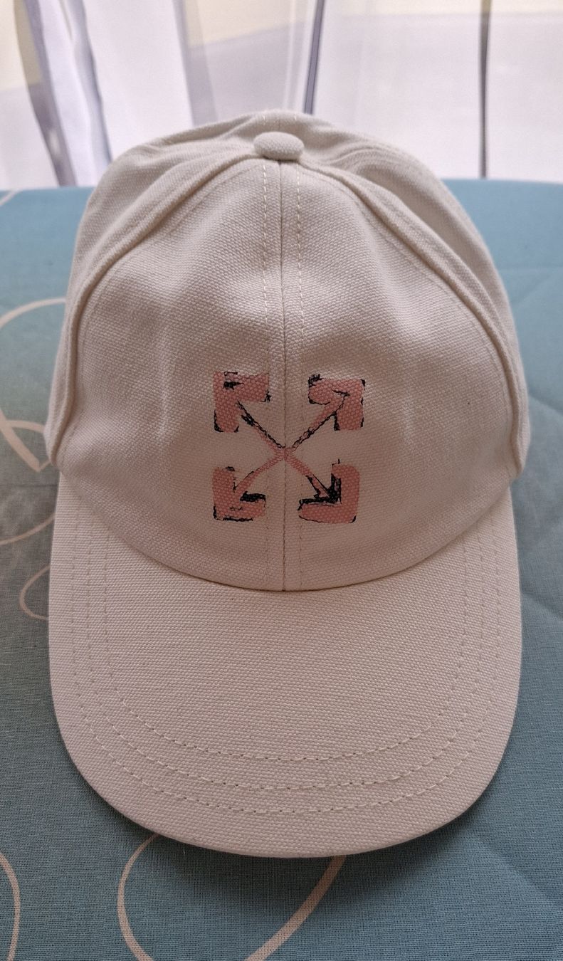Copricapi, berretti & cappellini: Off White Cap – Nuovo (secondo la descrizione) da Balzers venduto da mackfose