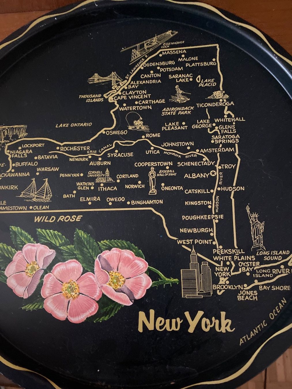Piatti di portata: Vintage Metal Servier Tablett New York – Usato da Baden venduto da swiss-alps 1