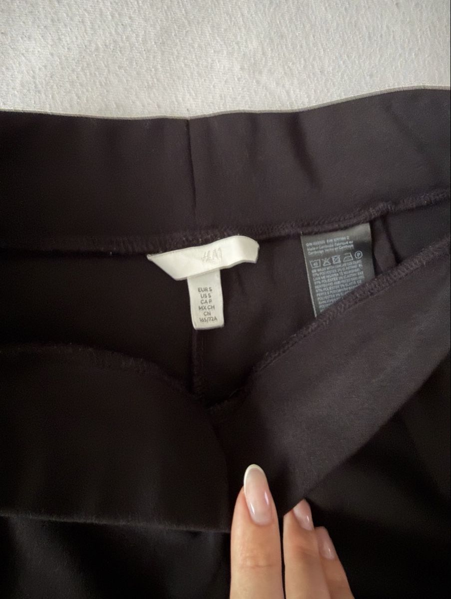 H&M Pantaloni: Schwarze Stoffhose mit weitem Bein – Nuovo (secondo la descrizione) da Oftringen venduto da soraia.i 2