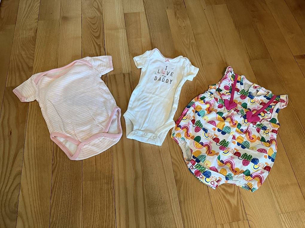 Lotti & Set di vestiti: Babykleider, Grösse 50/56 – Usato da Basel venduto da siwu1987 1