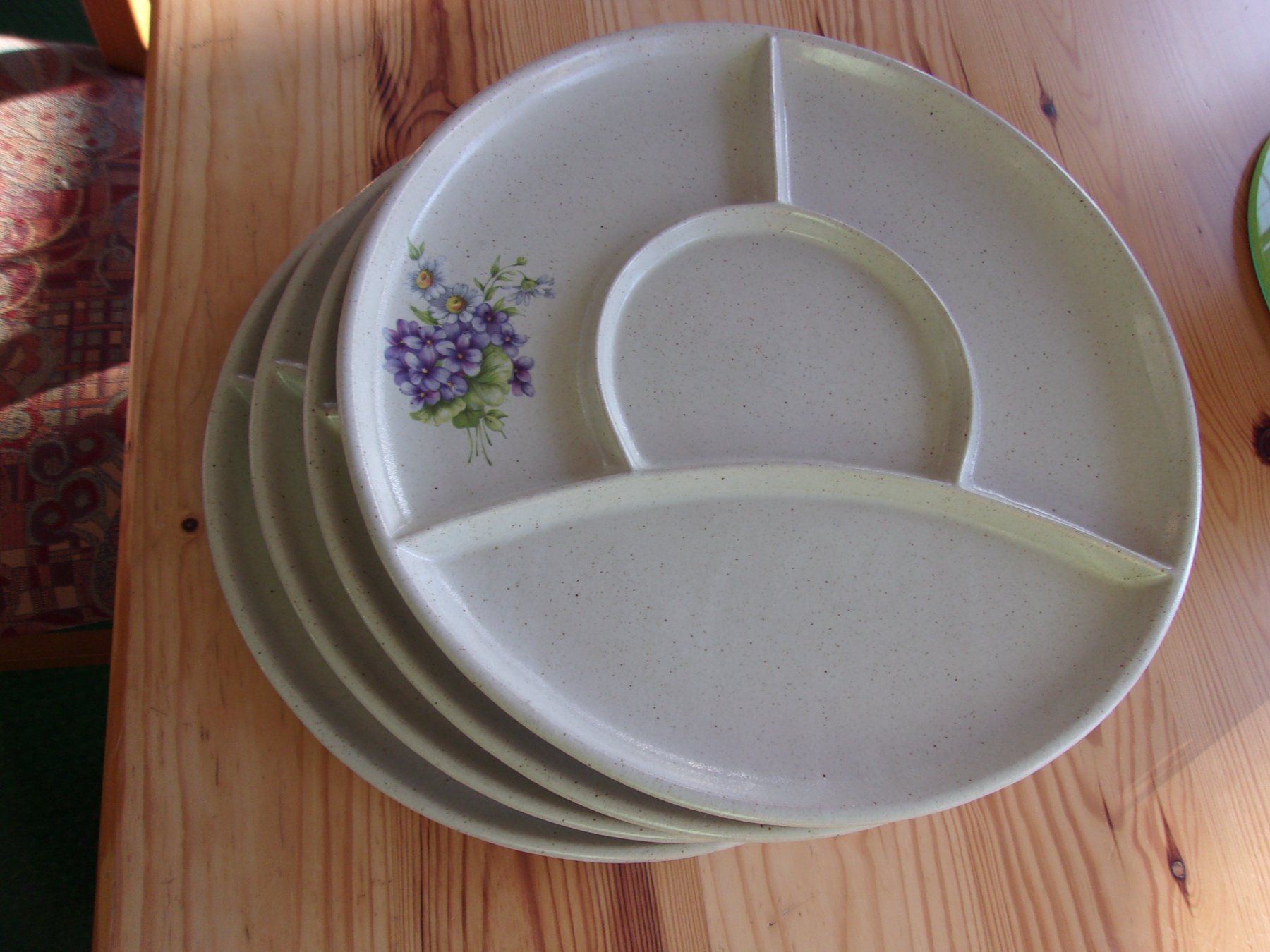 Piatti: Assiettes porcelaine. – Usato da Preverenges venduto da Caravane