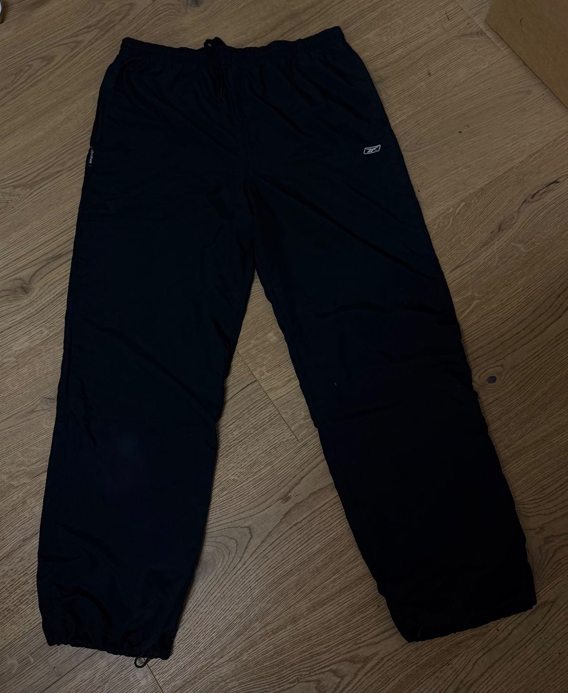 Reebok Hosen: Reebok Trainerhose Grösse M schwarz – Gebraucht aus Schwändi b. Schwanden von Akuritas907 2