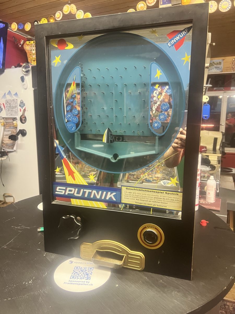 Slot Machine: Sputnik Geldspielautomat Vintage – Usato da Nänikon venduto da Flipperbar