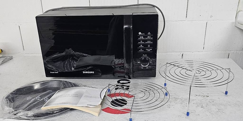 Elettrodomestici da cucina: Samsung Mikrowelle, Heissluft und Grill  – Usato da Münchenbuchsee venduto da Bussistyle
