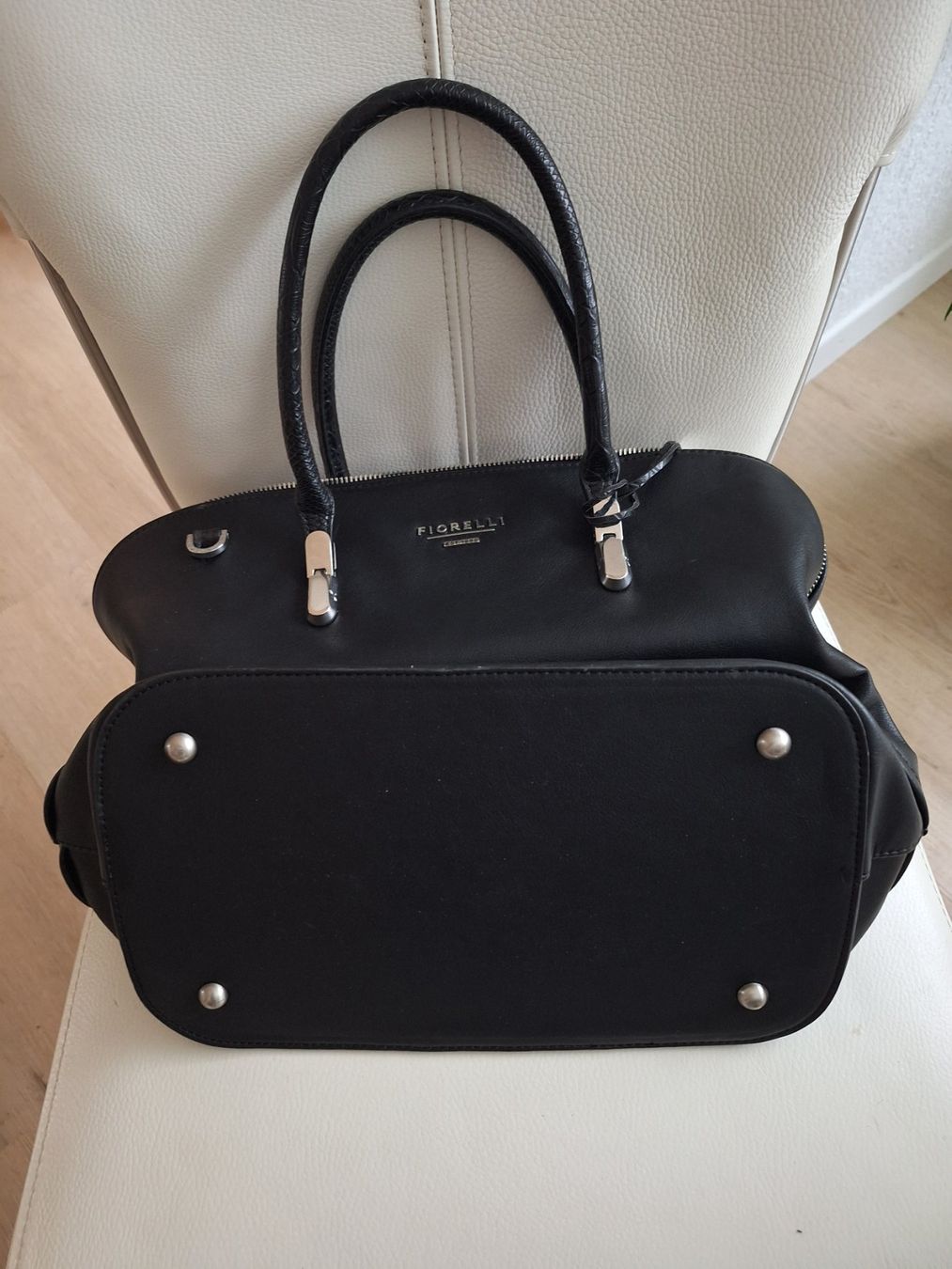 Borse da donna: Fiorelli Handtasche Leder schwarz, neu – Nuovo (secondo la descrizione) da Reinach AG venduto da silver_65 2