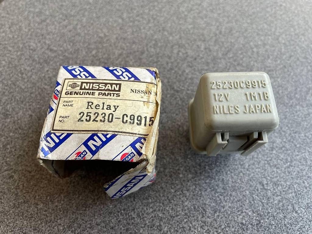 Nissan Tutti pezzi di ricambio auto: Relais NEU zu Nissan und Isuzu Oldtimer Youngtimer – Nuovo e nell'imballaggio originale da Gletterens venduto da XBHS7412