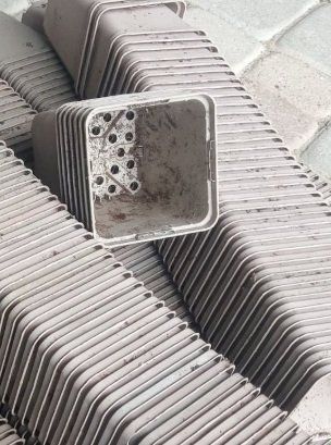 Blumentöpfe: Pflanzentöpfe, Blumentöpfe Töpfe, 9x9x9.5cm beige – Gebraucht aus Uerkheim von Justi.y 1