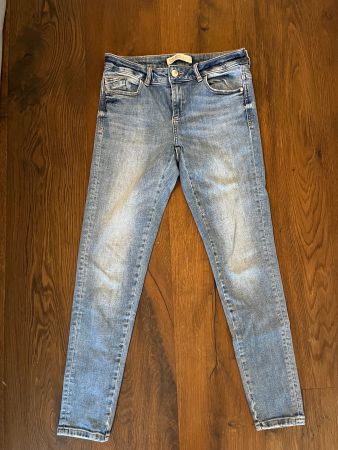 Schöne Jeanshose Zara