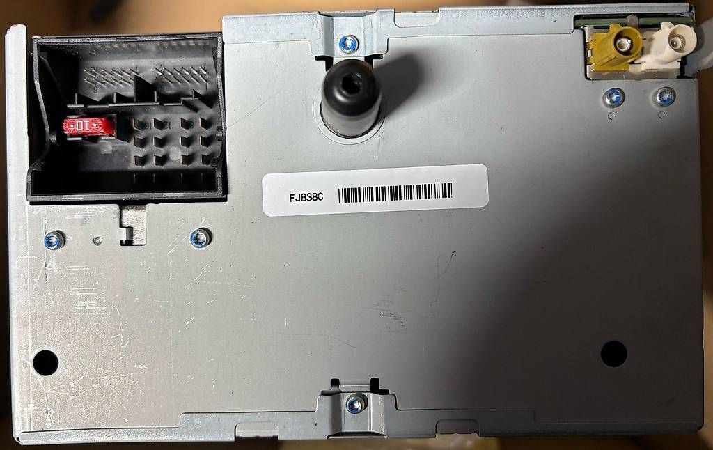 Radio: Original VW T5 - DELTA Radio CD Player – Usato da Epsach venduto da Tchrigu 2