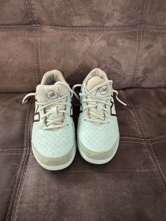 New Balance Hallenschuhe Kinder Gr. 31