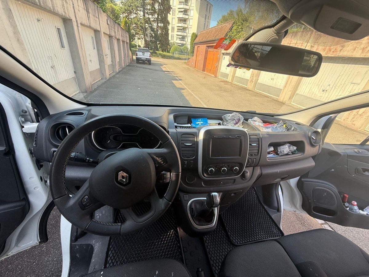 Renault Veicoli commerciali: Renault Trafic Automat Diesel – Usato da Bülach venduto da dze_kk6j 7