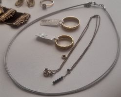 Lots de bijoux divers 
