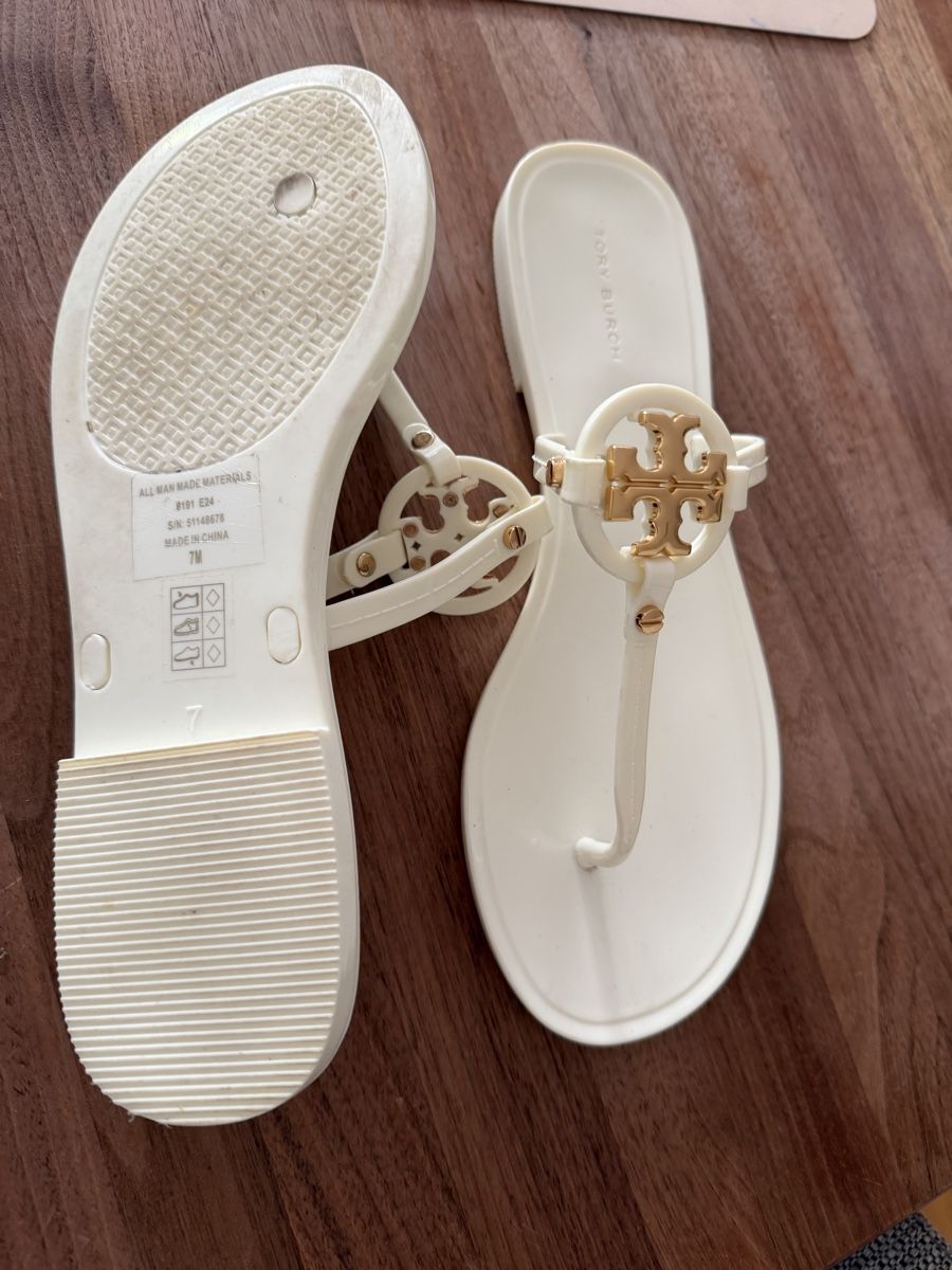Tory Burch Damenschuhe: Tory Burch Flip Flops weiss Grösse 37 – Gebraucht aus Urdorf von CelineMu 1