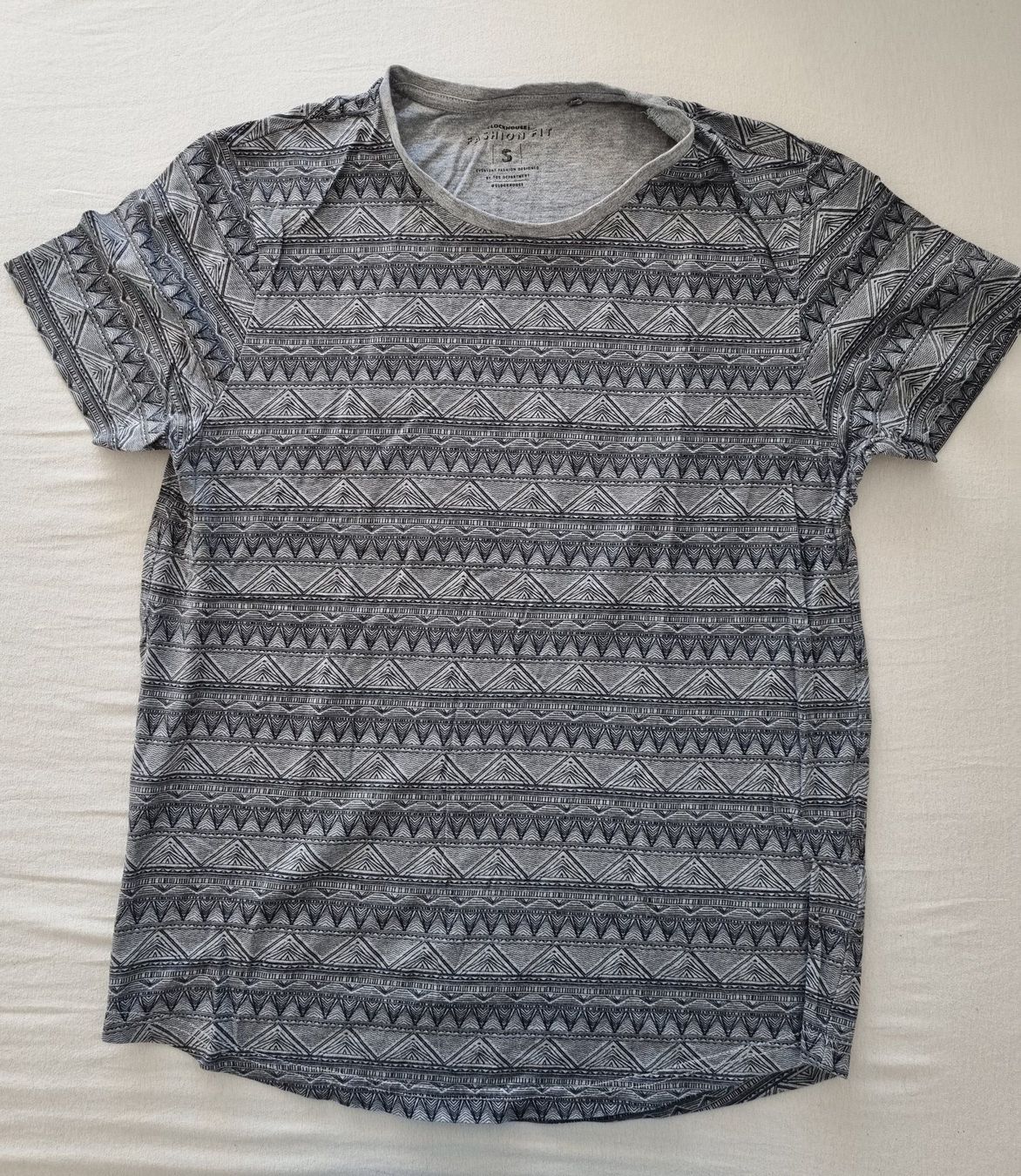 C&A T-shirt: Schönes T-Shirt "Clockhouse" (Gr. S) – Usato da Gams venduto da tischi97
