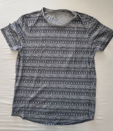 Schönes T-Shirt "Clockhouse" (Gr. S)