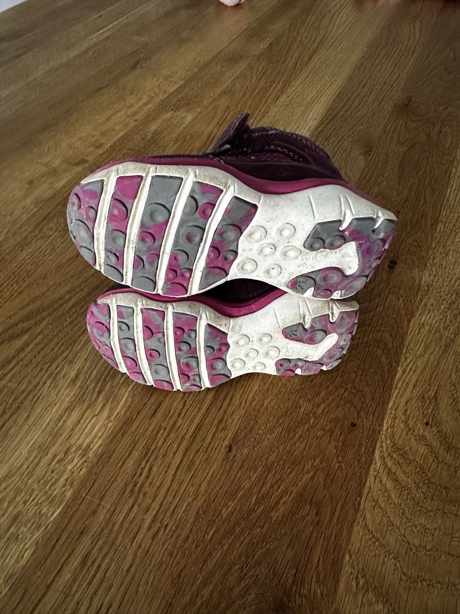 Schuhe für Mädchen: Superfit Schuhe Grösse 21 – Gebraucht aus Jona von Ti_Ka 1