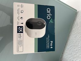 Arlo Pro 4 Überwachungskamera kabellos 2K weiss gebraucht