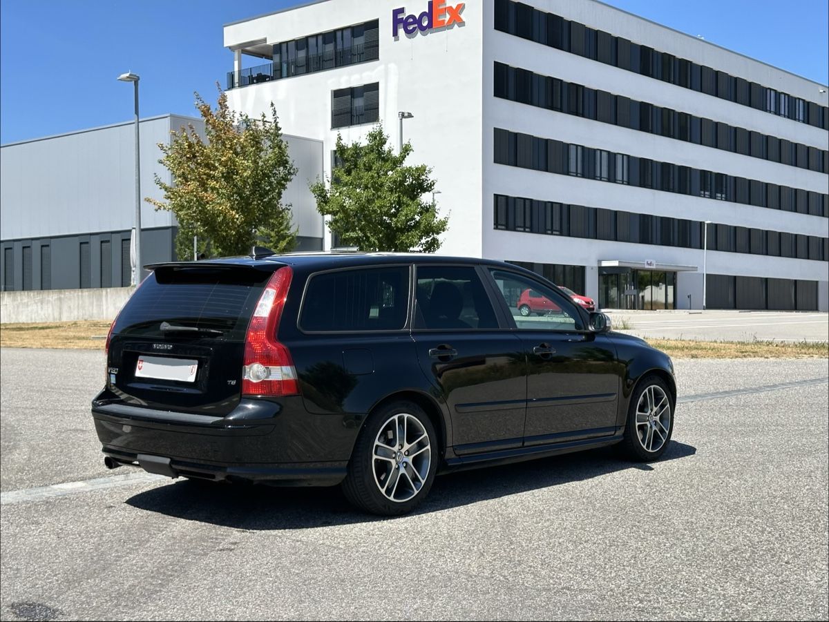 Volvo Automobili: Volvo V50 T5 - Stockholm – Usato da Sissach venduto da MaPug 3