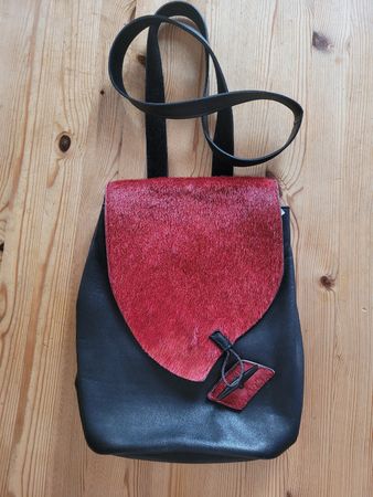 Leder-Schultertasche mit Kuhfell-Applikation - tolles Design