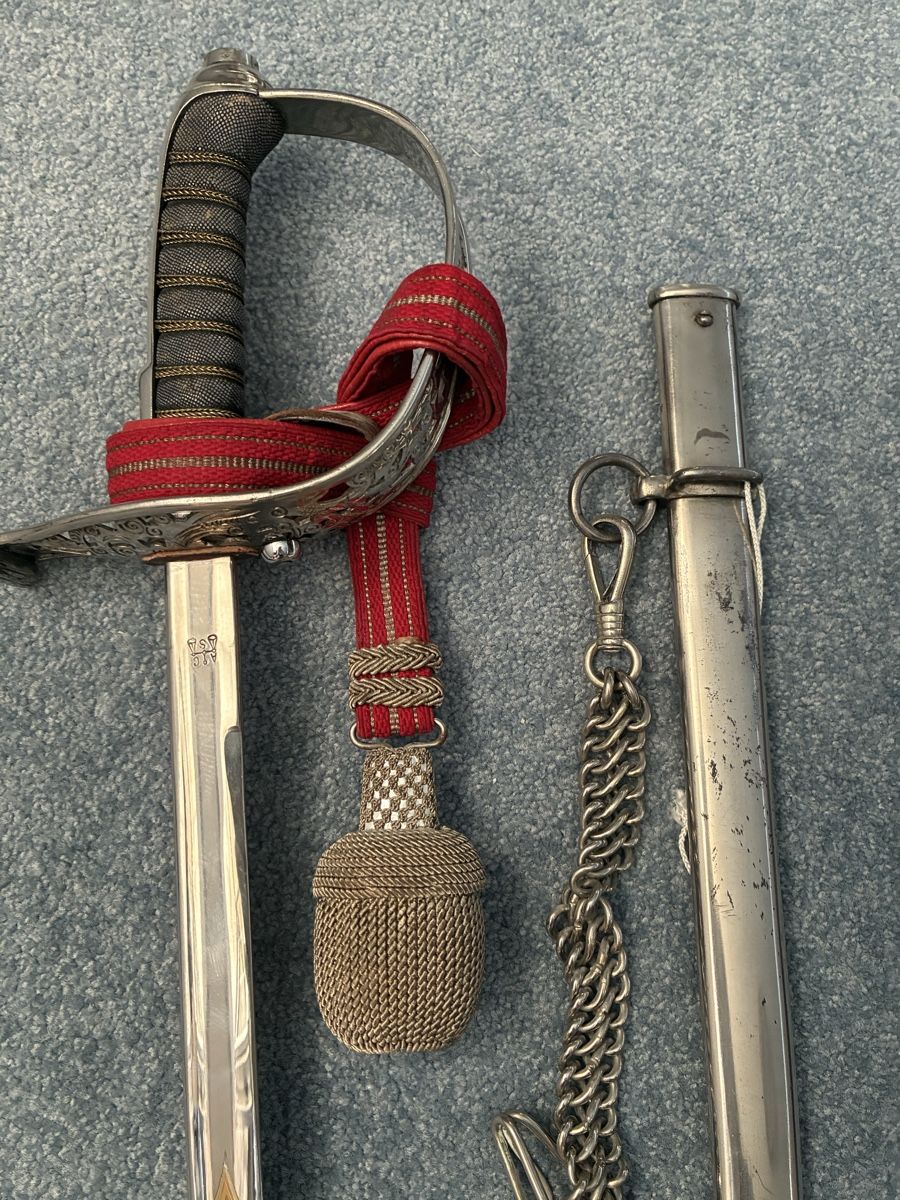 Stichwaffen: Gala-Degen 1898 vergoldet – Gebraucht aus Gutenswil von Antiques77 4