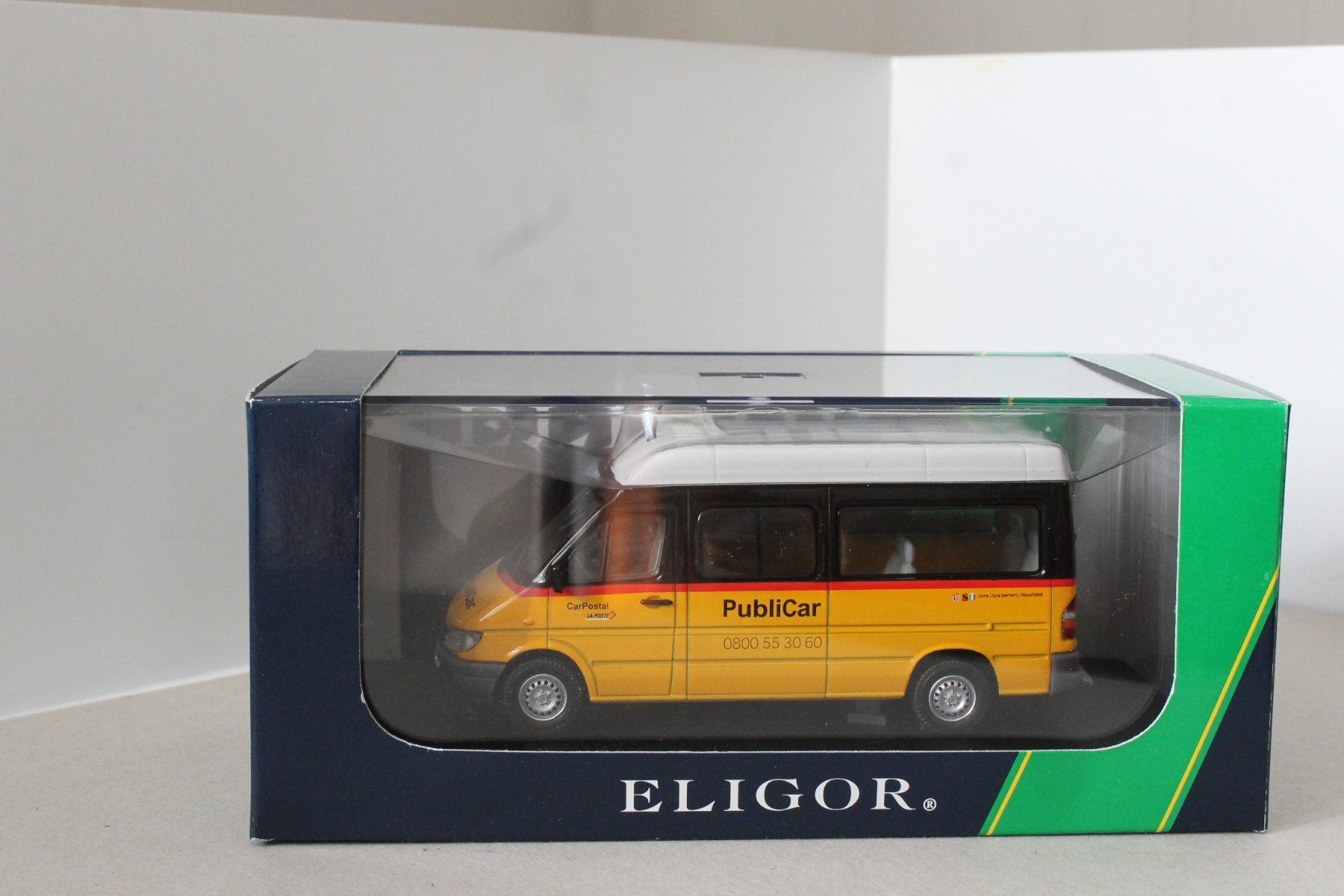 Mercedes Sprinter Tôlé, Vert - BUSCH 53402 - HO 1/87
