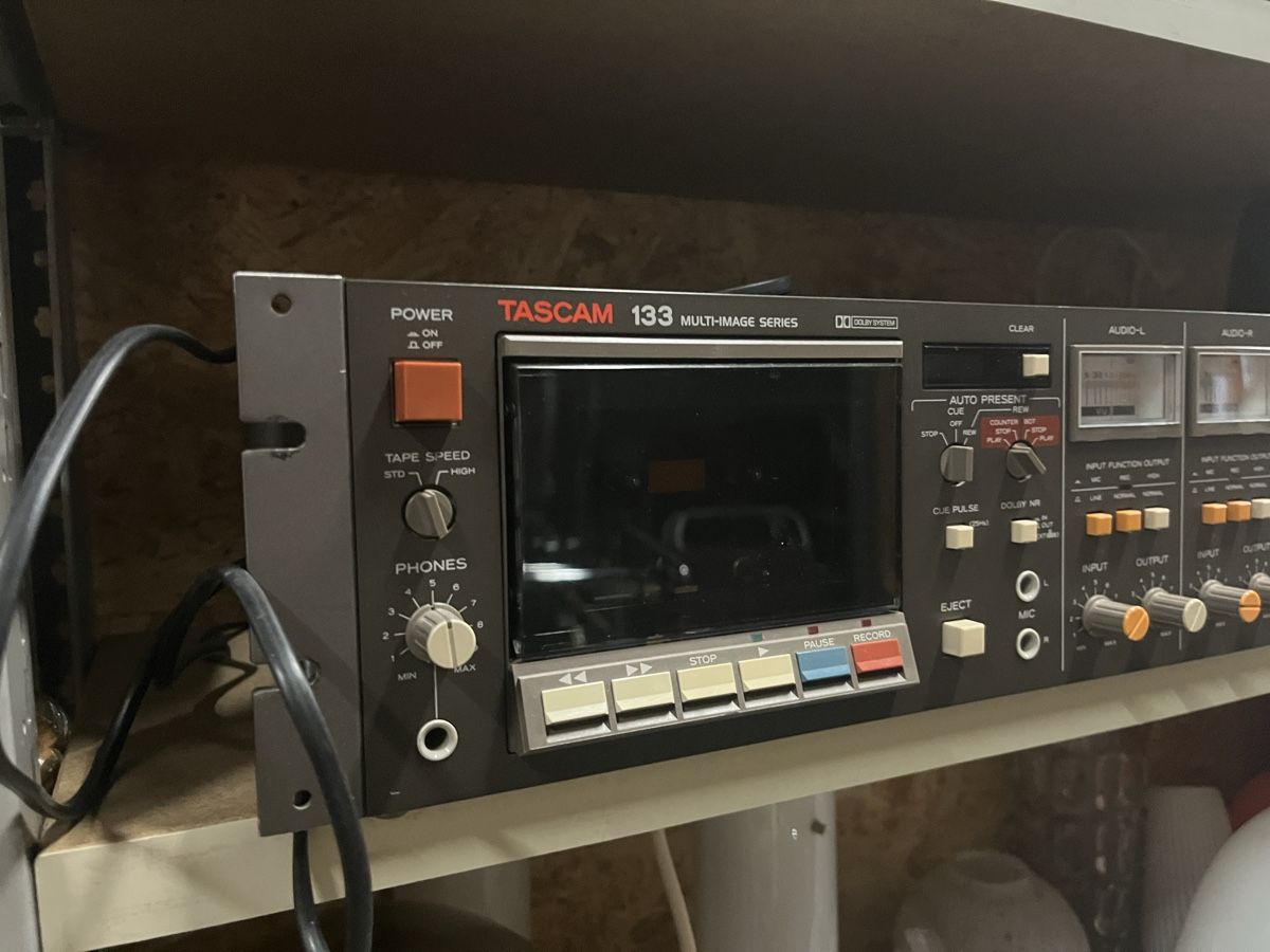 Tascam Registratori: Tascam 133 Tapedeck Kassettengerät – Usato da Bern venduto da fotolog111 2