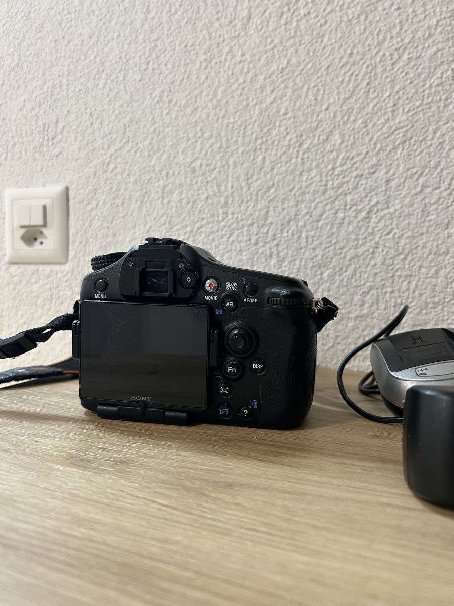 Sony Appareil photo: Sony Alpha a77 Digital Camera – D'occasion à Rothrist par Miri_sm6 3