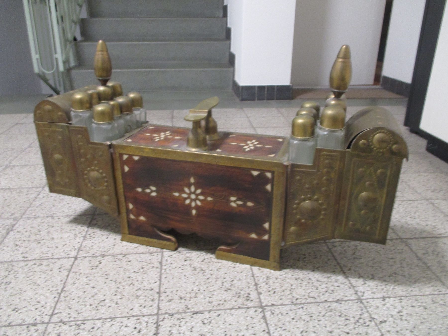 Truhen: Schuhputzkasten, alt Marokko – Gebraucht aus Basel von Wendelin2