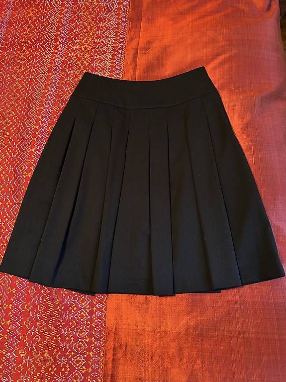 H&M Gonne: Flared black skirt - like new – Usato da Genève venduto da mar_f82s