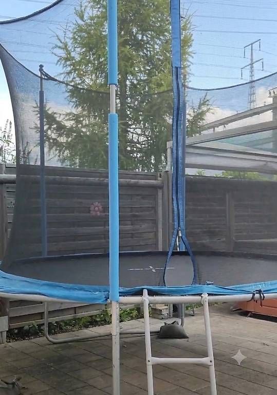Trampoline: Trampolin – Gebraucht aus Steffisburg von car_8rgq
